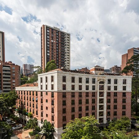Hotel Park10 Medellín Exterior foto Residential buildings in Chapinero