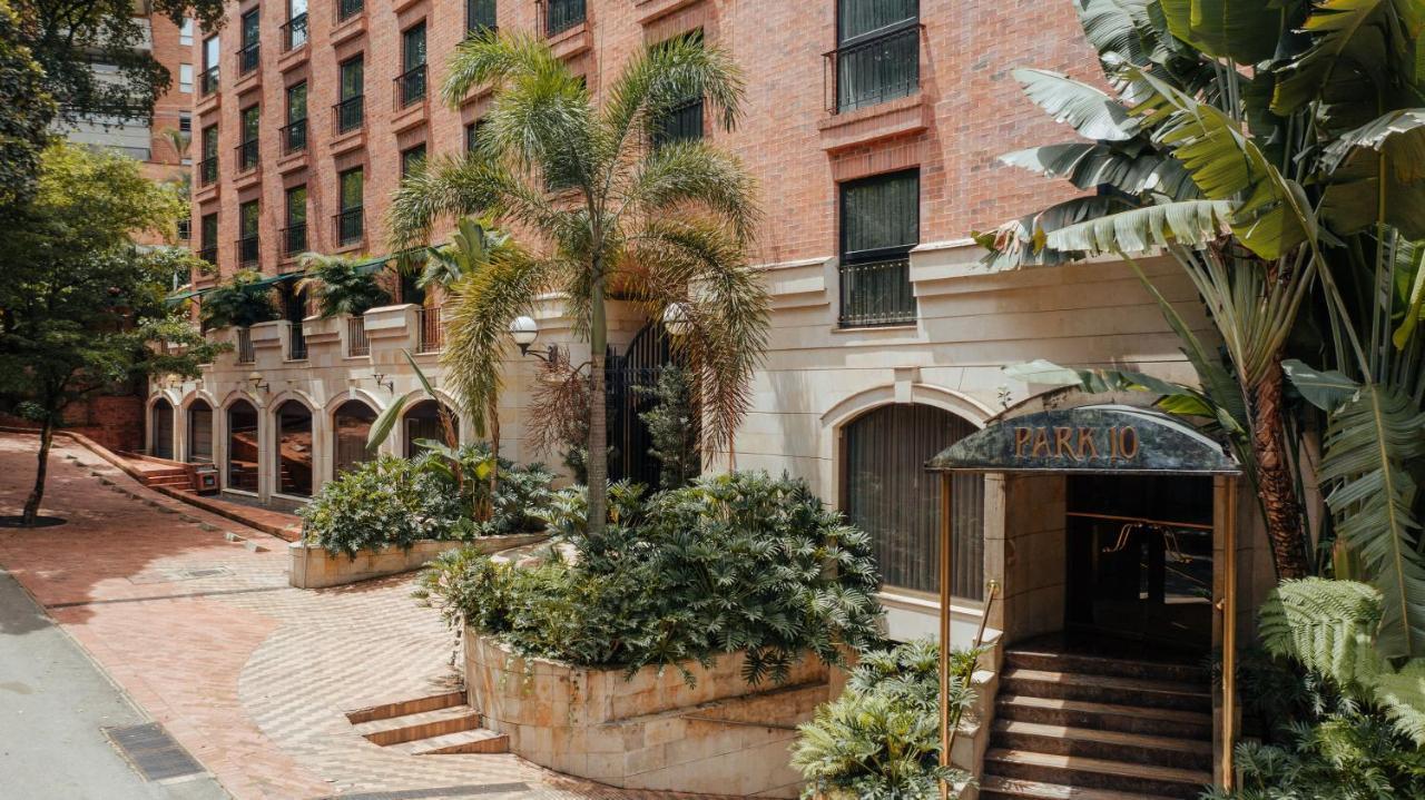 Hotel Park10 Medellín Exterior foto The entrance to the hotel